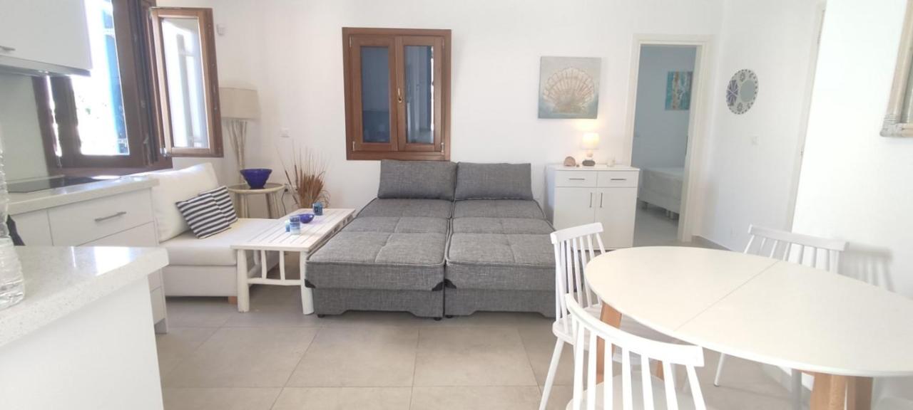Holiday home Olive Tree & Capari Homes & With Pool!