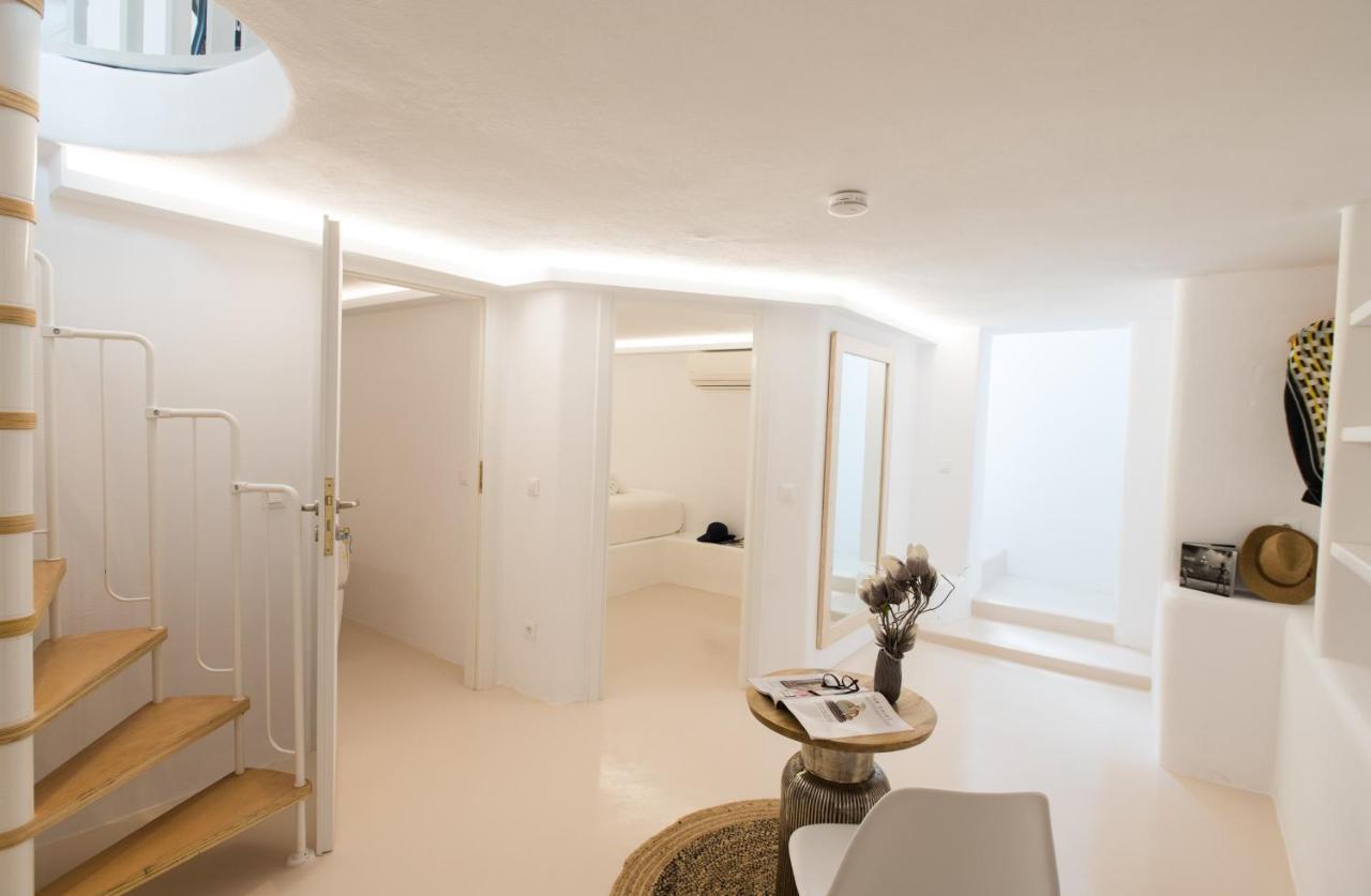 Olive Tree & Capari Homes & With Pool! Holiday home